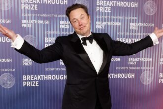 LOS ANGELES, CALIFORNIA - APRIL 13: Elon Musk attends the 2024 Breakthrough Prize Ceremony at Academy Museum of Motion Pictures on April 13, 2024 in Los Angeles, California. (Photo by Taylor Hill/Getty Images)